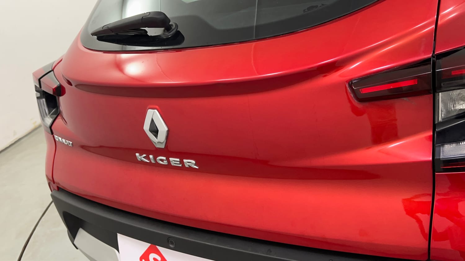Used 2022 Renault Kiger RXT (O) MT Dual Tone Petrol Manual dents MINOR SCRATCH