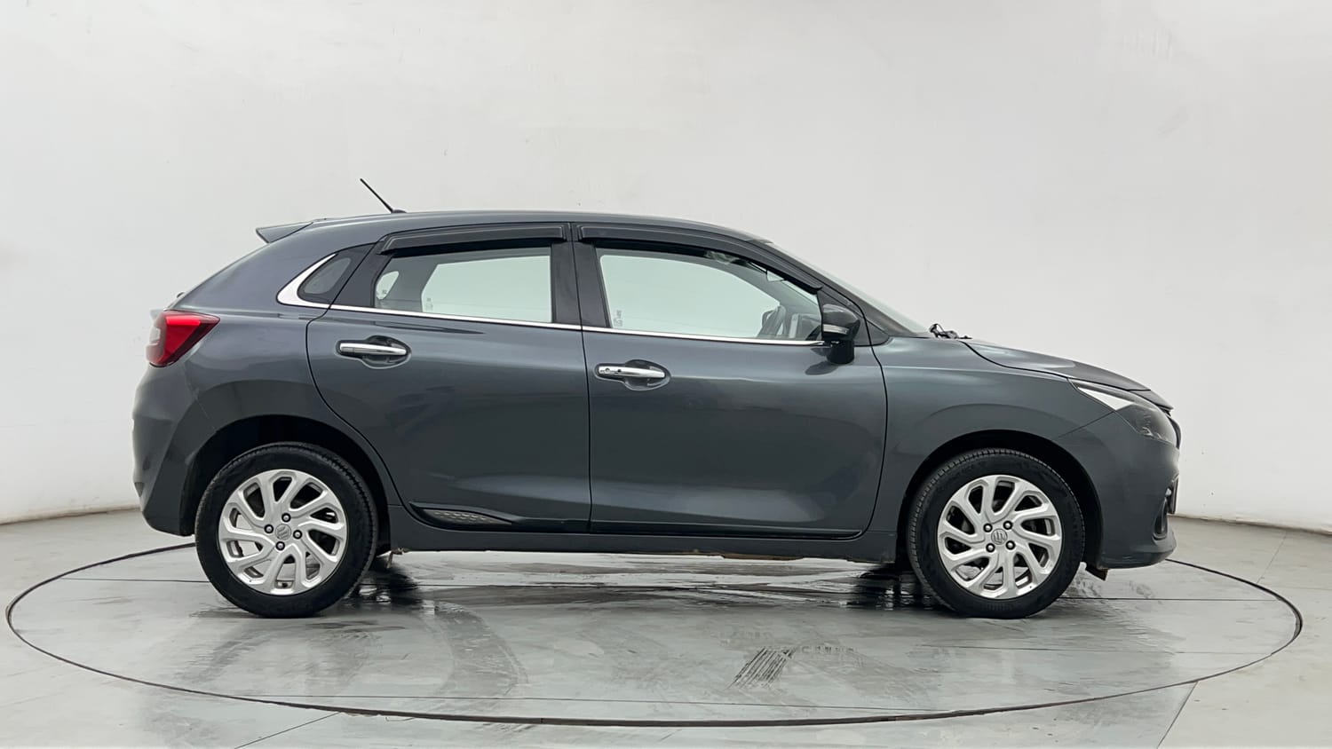 Used 2022 Maruti Suzuki Baleno Zeta MT Petrol Manual exterior RIGHT SIDE VIEW