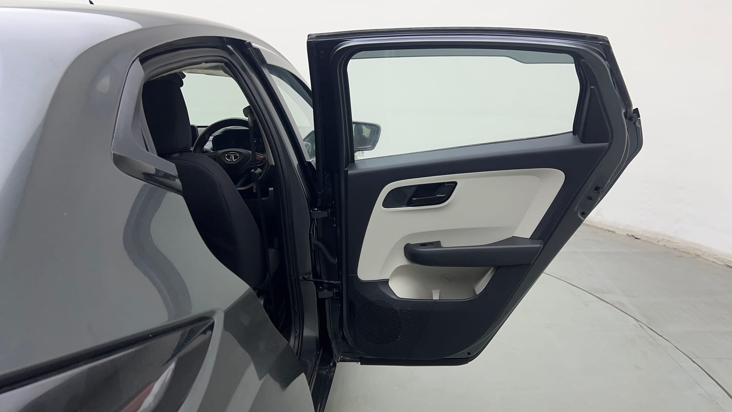 Used 2023 Tata Altroz XT 1.2 Cng(o/s fitted) Cng Manual interior RIGHT REAR DOOR OPEN VIEW