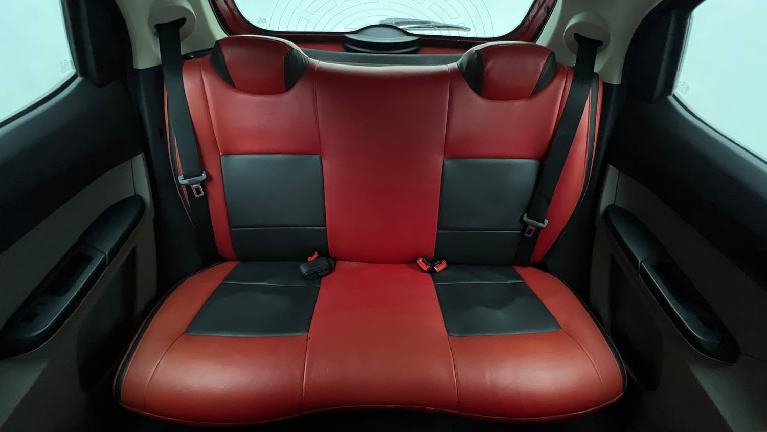 Used 2019 Tata Tiago XZ+ Petrol+cng(outside fitted) Cng Manual interior REAR SEAT CONDITION VIEW