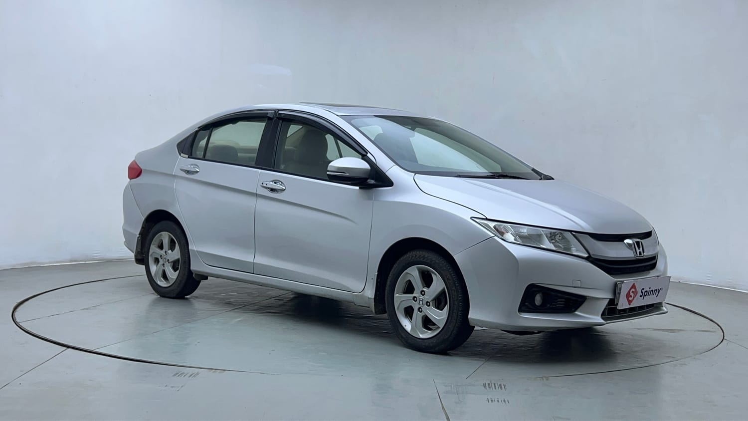 Used 2016 Honda City VX CVT Petrol Automatic exterior RIGHT FRONT CORNER VIEW