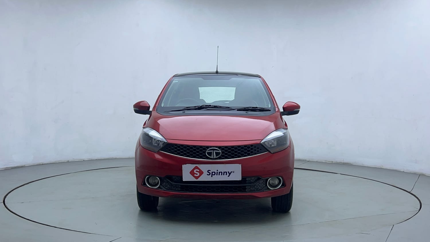 Used 2019 Tata Tiago XZ+ Petrol+cng(outside fitted) Cng Manual exterior FRONT VIEW