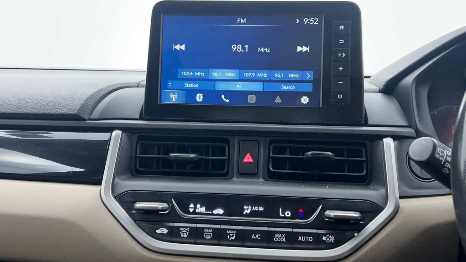 Used 2023 Honda Elevate VX MT Petrol Manual interior MUSIC SYSTEM & AC CONTROL VIEW