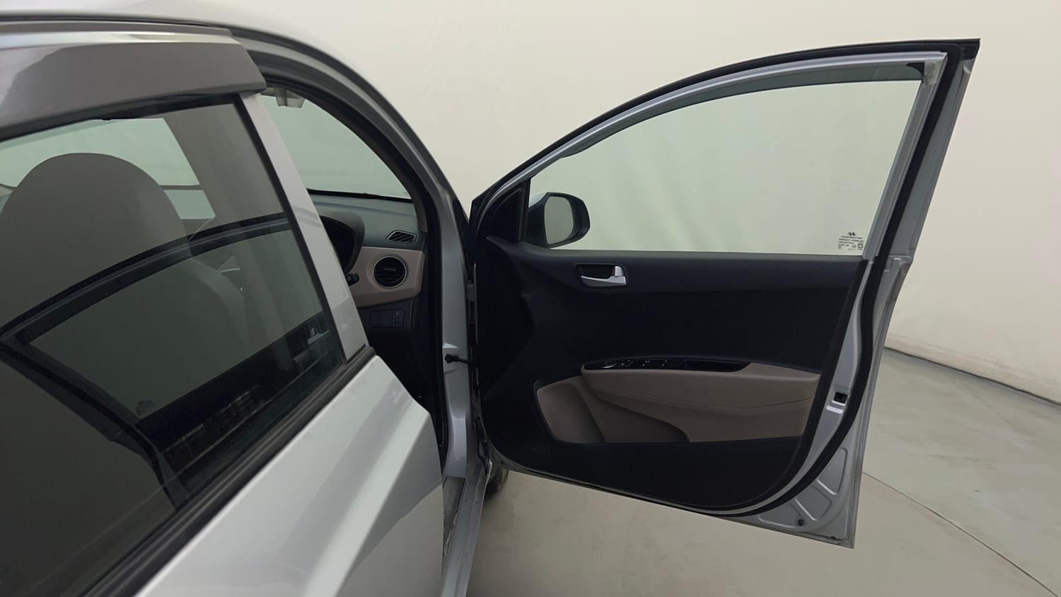 Used 2017 Hyundai Grand i10 Sportz 1.2 Kappa VTVT Petrol Manual interior RIGHT FRONT DOOR OPEN VIEW