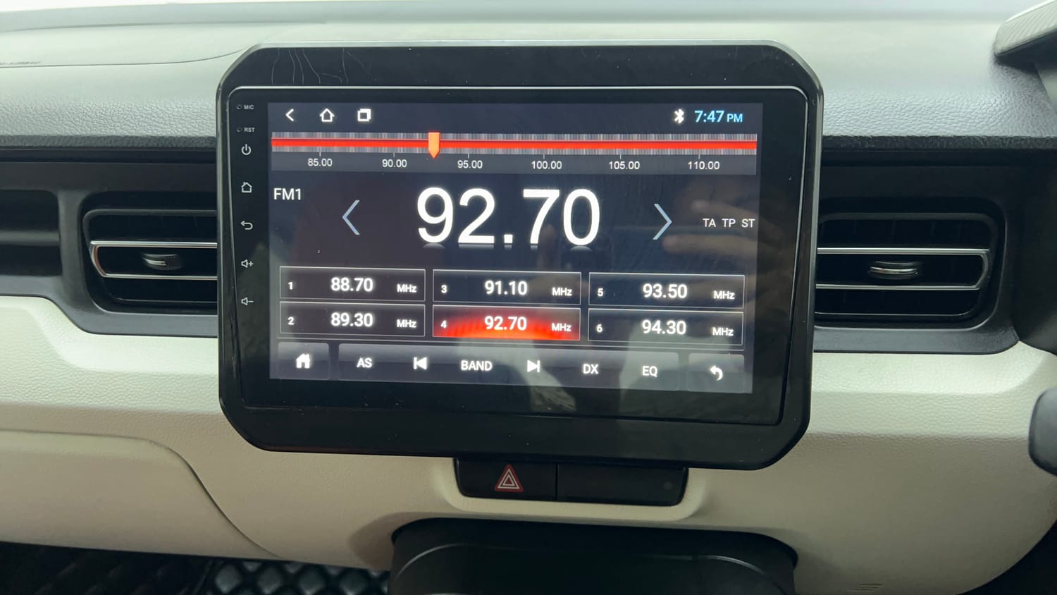 Used 2019 Maruti Suzuki Ignis Delta 1.2 MT Petrol Manual top_features Integrated (in-dash) music system
