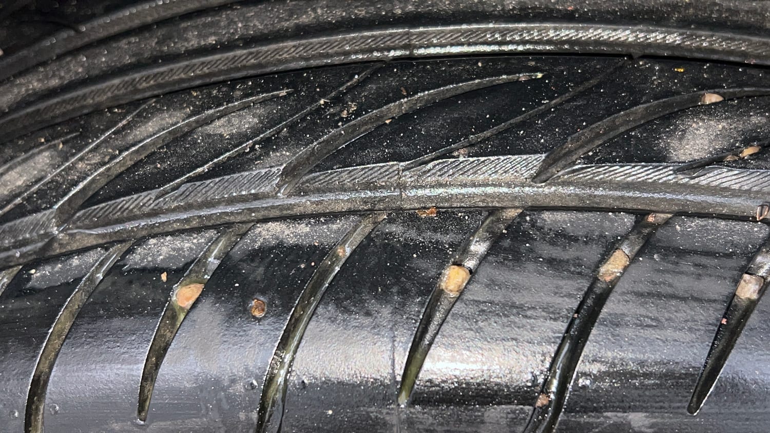 Used 2024 Toyota Glanza V AMT Petrol Automatic tyres RIGHT REAR TYRE TREAD VIEW