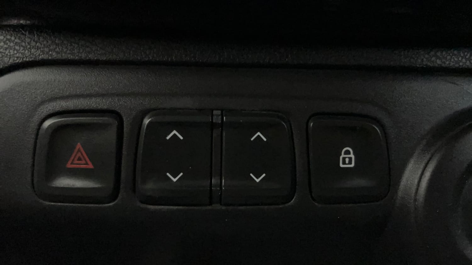 Used 2018 Renault Kwid RXT (O) 1.0 SCE Edition Petrol Manual top_features Power windows