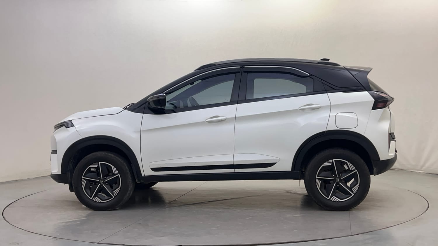 Used 2024 Tata Nexon Fearless 1.2 Revotron Petrol 6MT DT Petrol Manual exterior LEFT SIDE VIEW