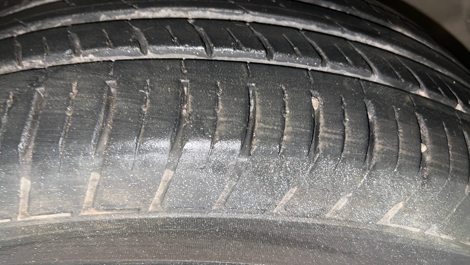 Used 2021 Tata Harrier XZA Plus Dual Tone Diesel Automatic tyres RIGHT FRONT TYRE TREAD VIEW