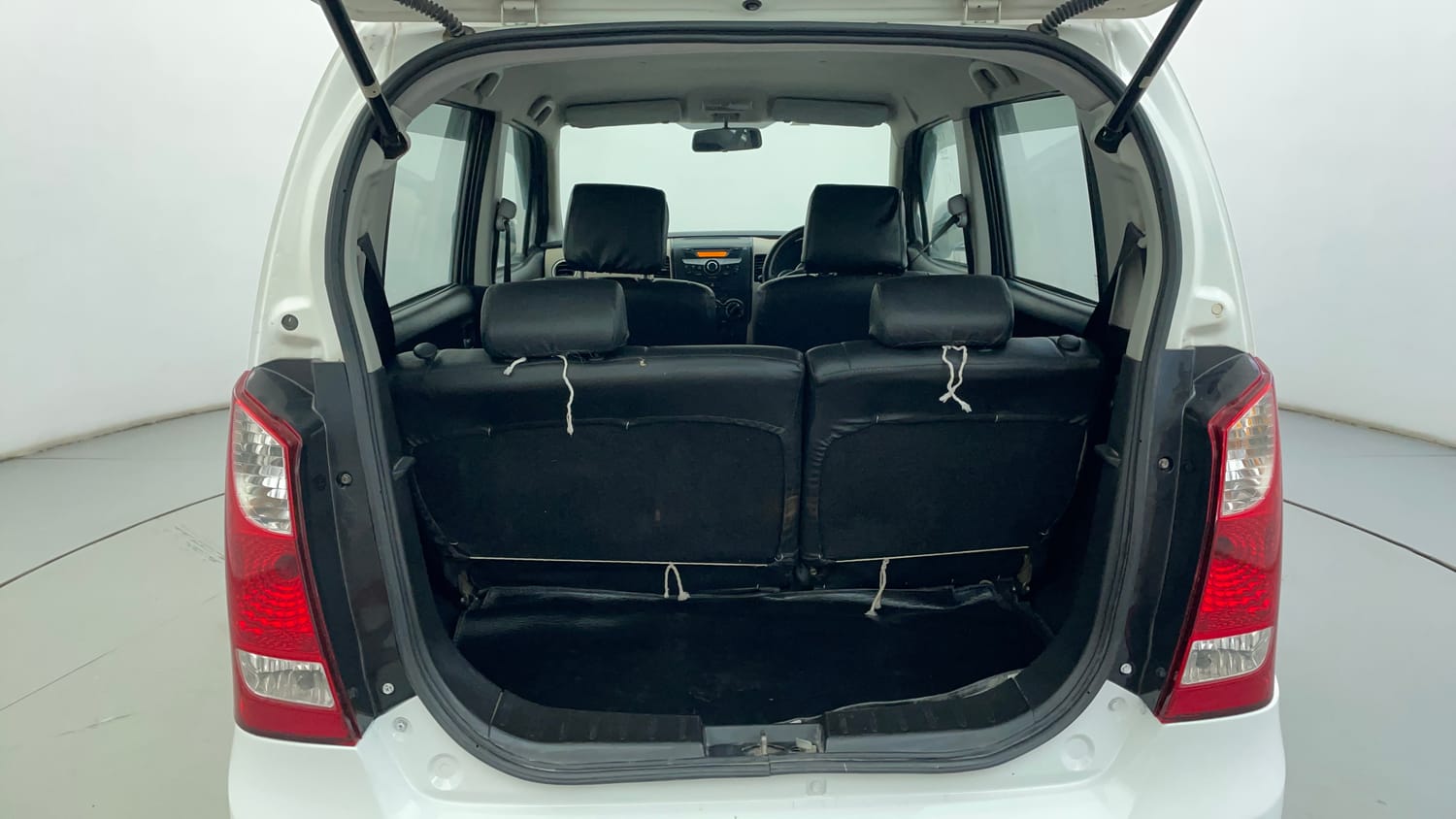 Used 2018 Maruti Suzuki Wagon R 1.0 VXI AMT Petrol Automatic interior DICKY INSIDE VIEW