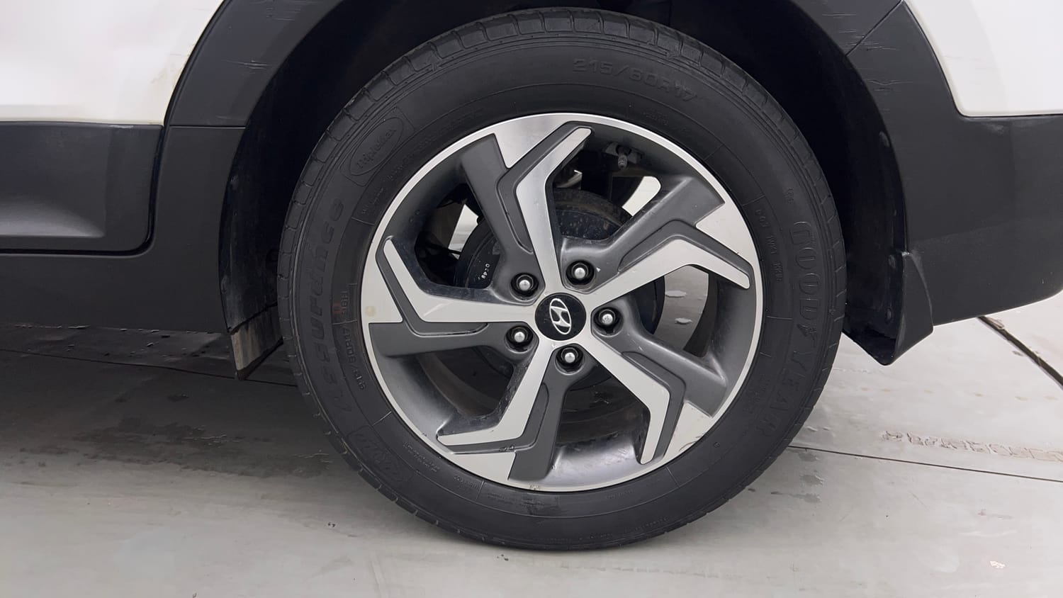 Used 2019 Hyundai Creta SX 1.6 AT Petrol Petrol Automatic tyres LEFT REAR TYRE RIM VIEW