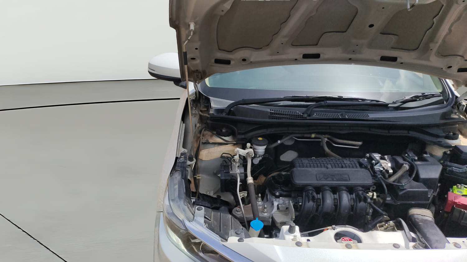 Used 2022 Honda Amaze VX CVT 1.2 Petrol Petrol Automatic engine ENGINE RIGHT SIDE HINGE & APRON VIEW