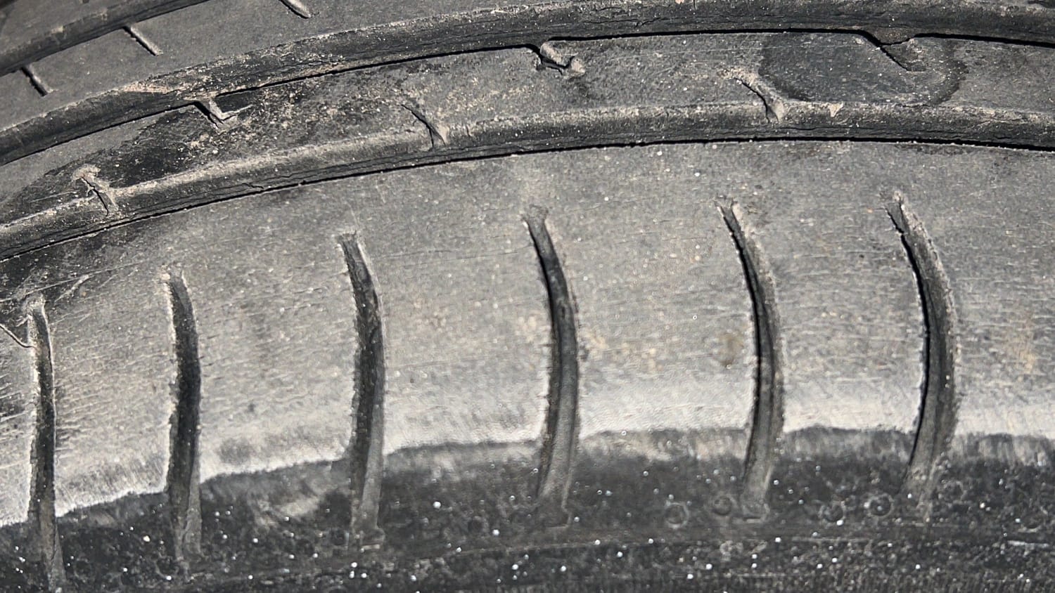 Used 2015 Maruti Suzuki Alto K10 VXi Petrol Manual tyres LEFT FRONT TYRE TREAD VIEW