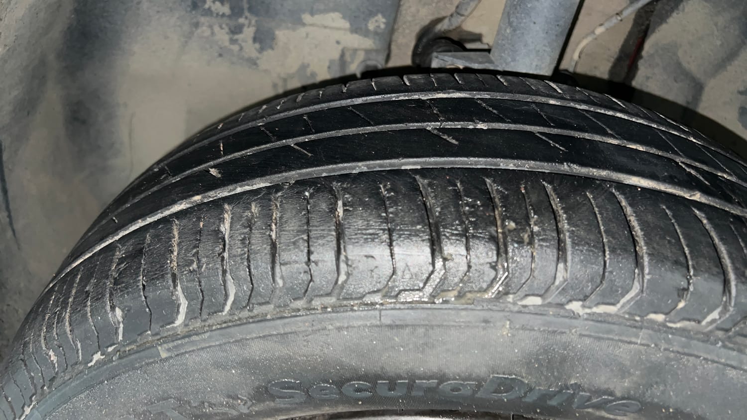 Used 2022 Tata Punch Pure MT Petrol Manual tyres LEFT FRONT TYRE TREAD VIEW