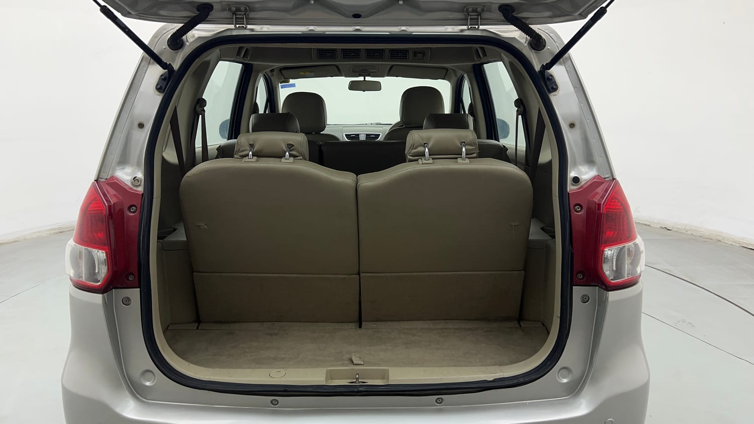 Used 2018 Maruti Suzuki Ertiga ZXI+ Petrol Manual interior DICKY INSIDE VIEW