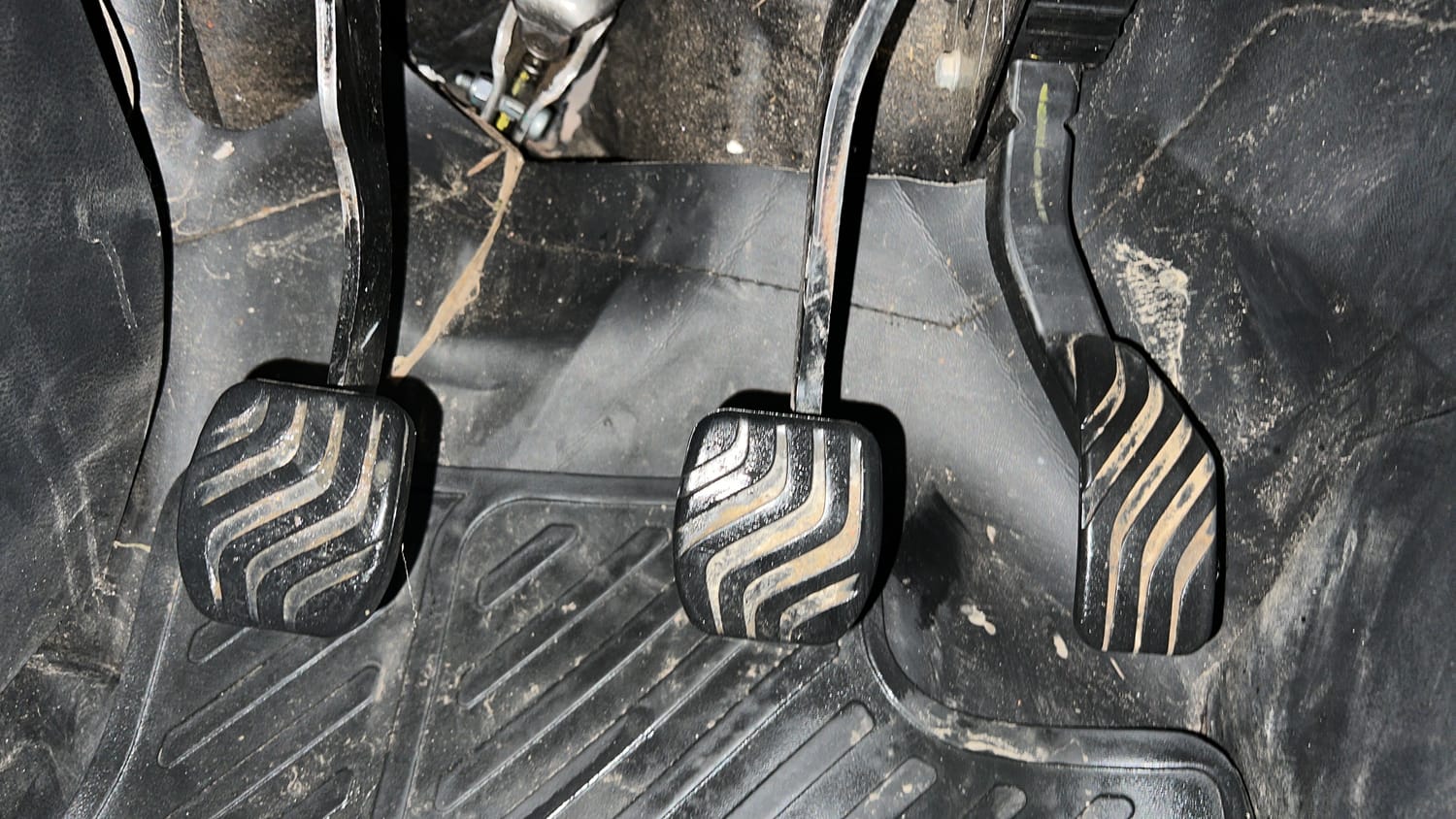 Used 2023 Nissan Magnite XV Executive Petrol Manual interior PEDALS VIEW
