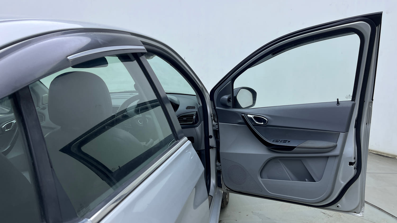 Used 2021 Tata Tigor XZ Plus Petrol Manual interior RIGHT FRONT DOOR OPEN VIEW