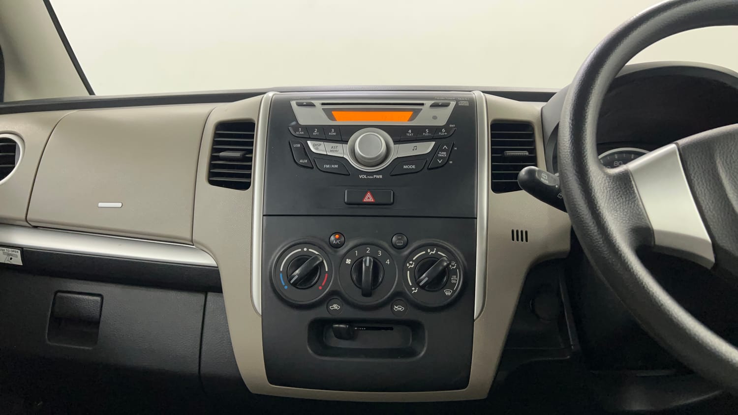 Used 2016 Maruti Suzuki Wagon R 1.0 VXI AMT Petrol Automatic interior MUSIC SYSTEM & AC CONTROL VIEW