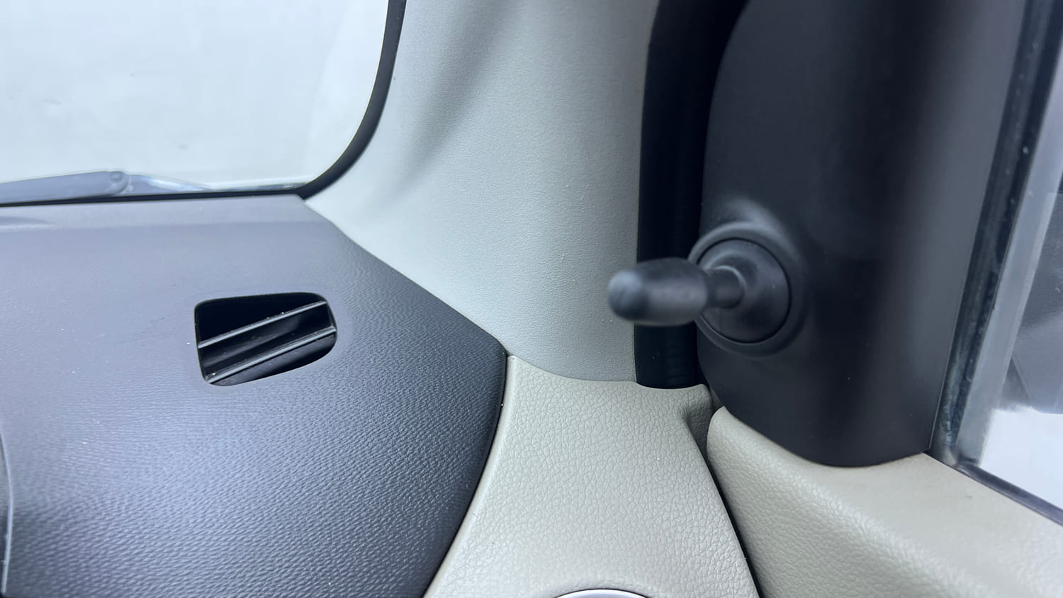 Used 2014 Maruti Suzuki Celerio VXi Petrol Manual top_features Adjustable ORVM