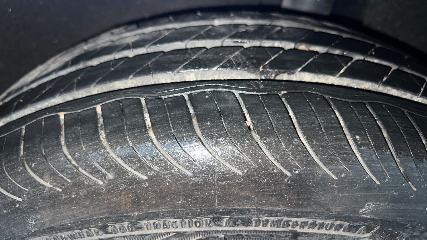 Used 2016 Maruti Suzuki Baleno Delta 1.2 Petrol Manual tyres LEFT REAR TYRE TREAD VIEW