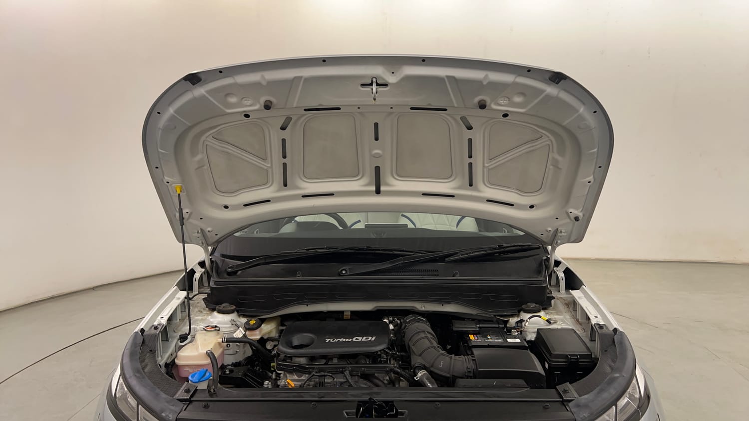 Used 2023 Hyundai Venue SX (O) 1.0 Turbo DCT Petrol Automatic engine ENGINE & BONNET OPEN FRONT VIEW