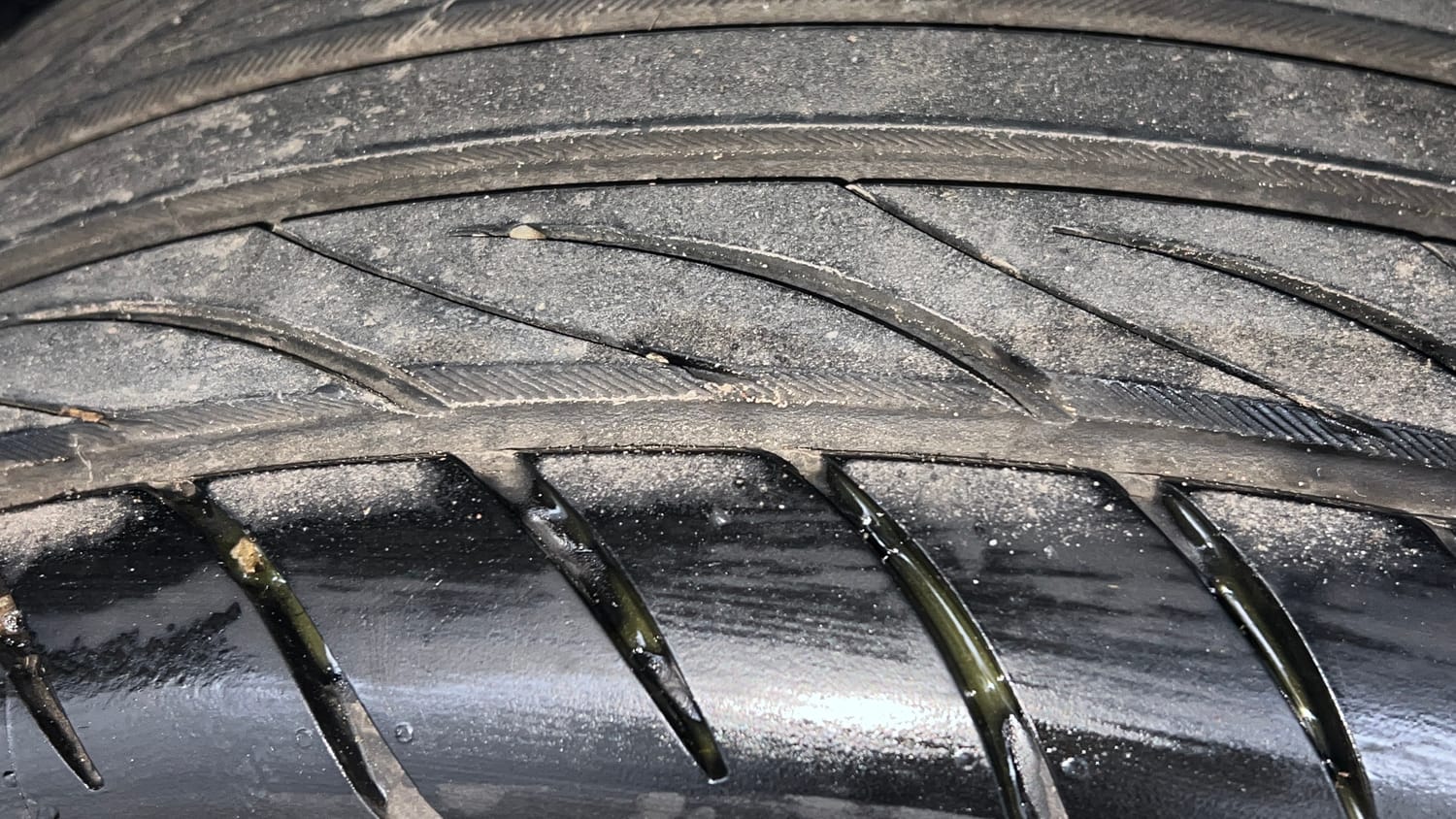 Used 2024 Toyota Glanza V AMT Petrol Automatic tyres LEFT REAR TYRE TREAD VIEW