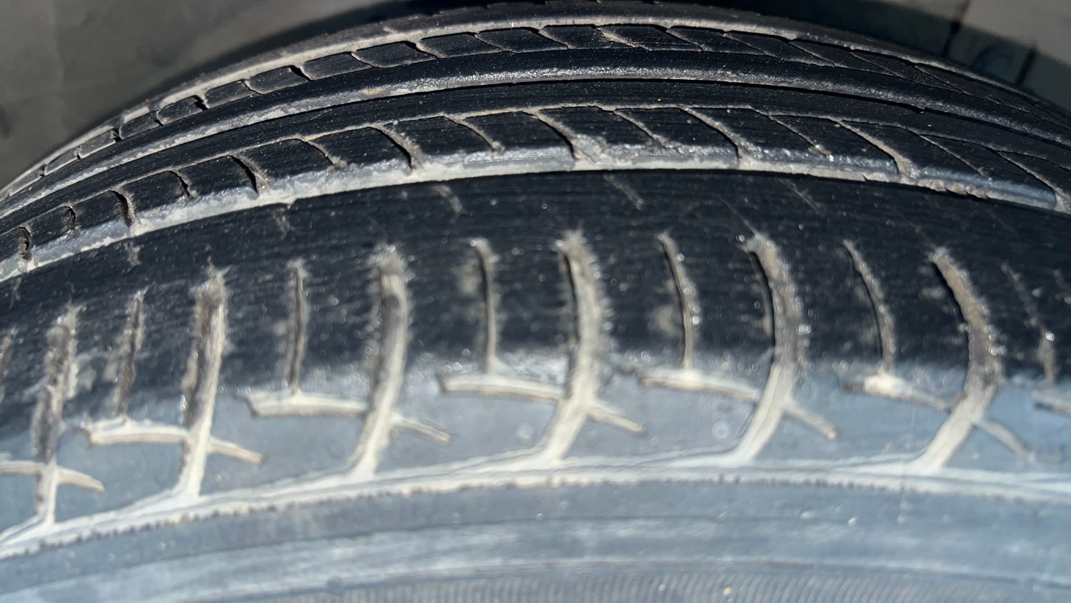 Used 2018 Maruti Suzuki Ciaz Delta Hybrid 1.5 AT Petrol Automatic tyres RIGHT FRONT TYRE TREAD VIEW