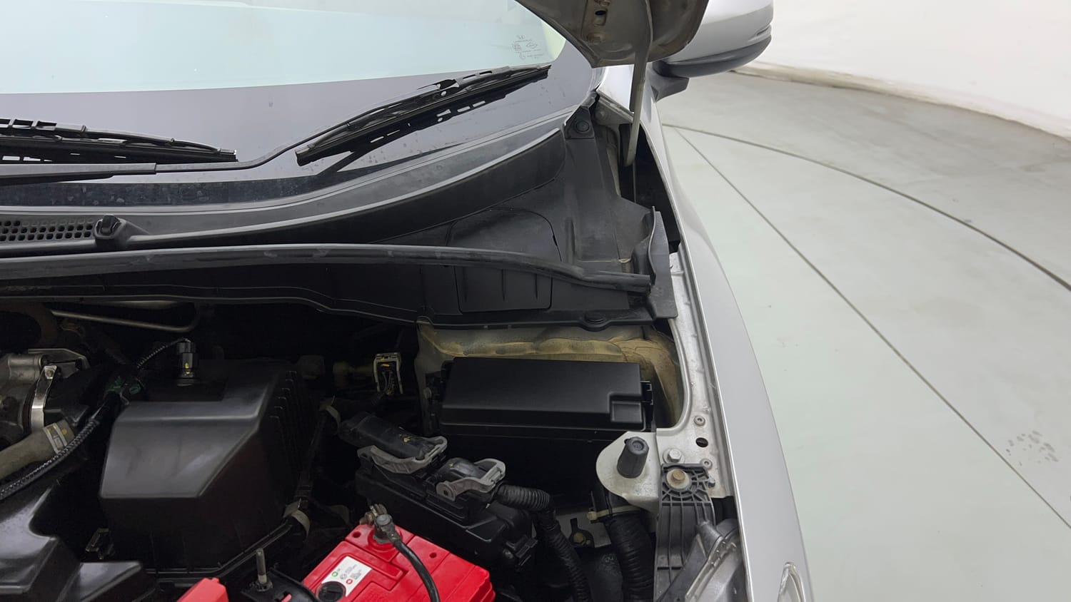 Used 2019 Honda City V CVT Petrol Petrol Automatic engine ENGINE LEFT SIDE HINGE & APRON VIEW