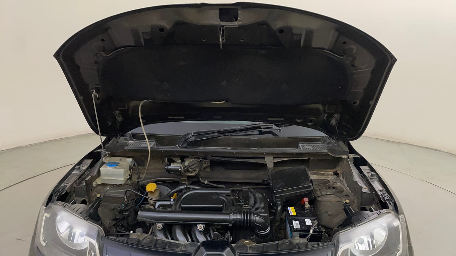 Used 2019 Renault Kwid RXT Opt Petrol Manual engine ENGINE & BONNET OPEN FRONT VIEW