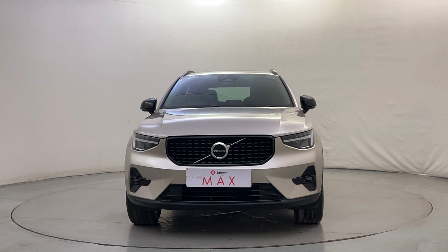 Used 2023 Volvo XC40 B4 Ultimate Petrol Automatic exterior FRONT VIEW