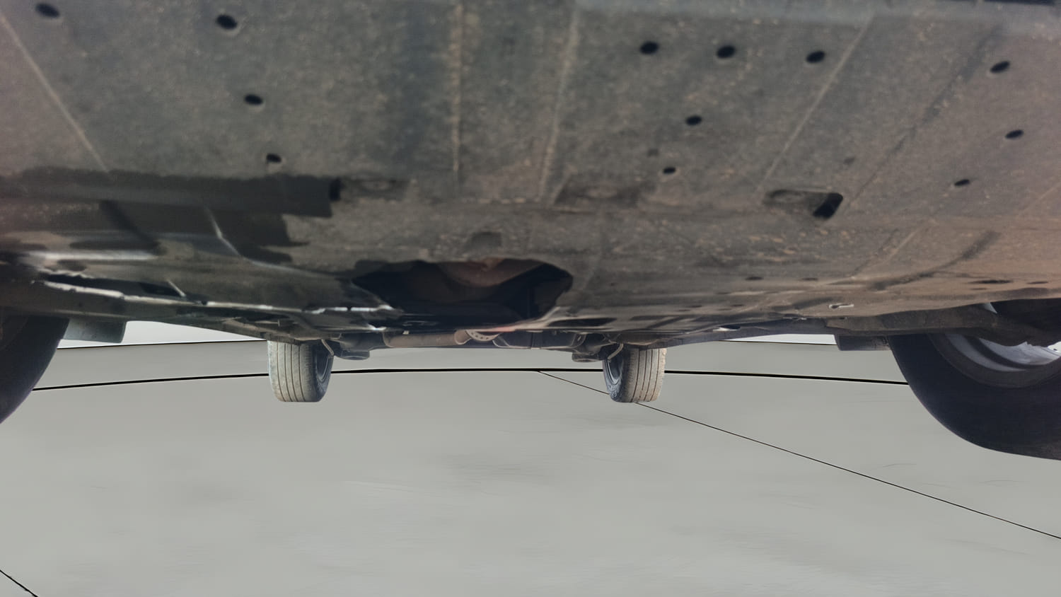 Used 2022 Mahindra XUV 300 W8 (O) 1.5 Diesel AMT Diesel Automatic extra FRONT LEFT UNDERBODY VIEW