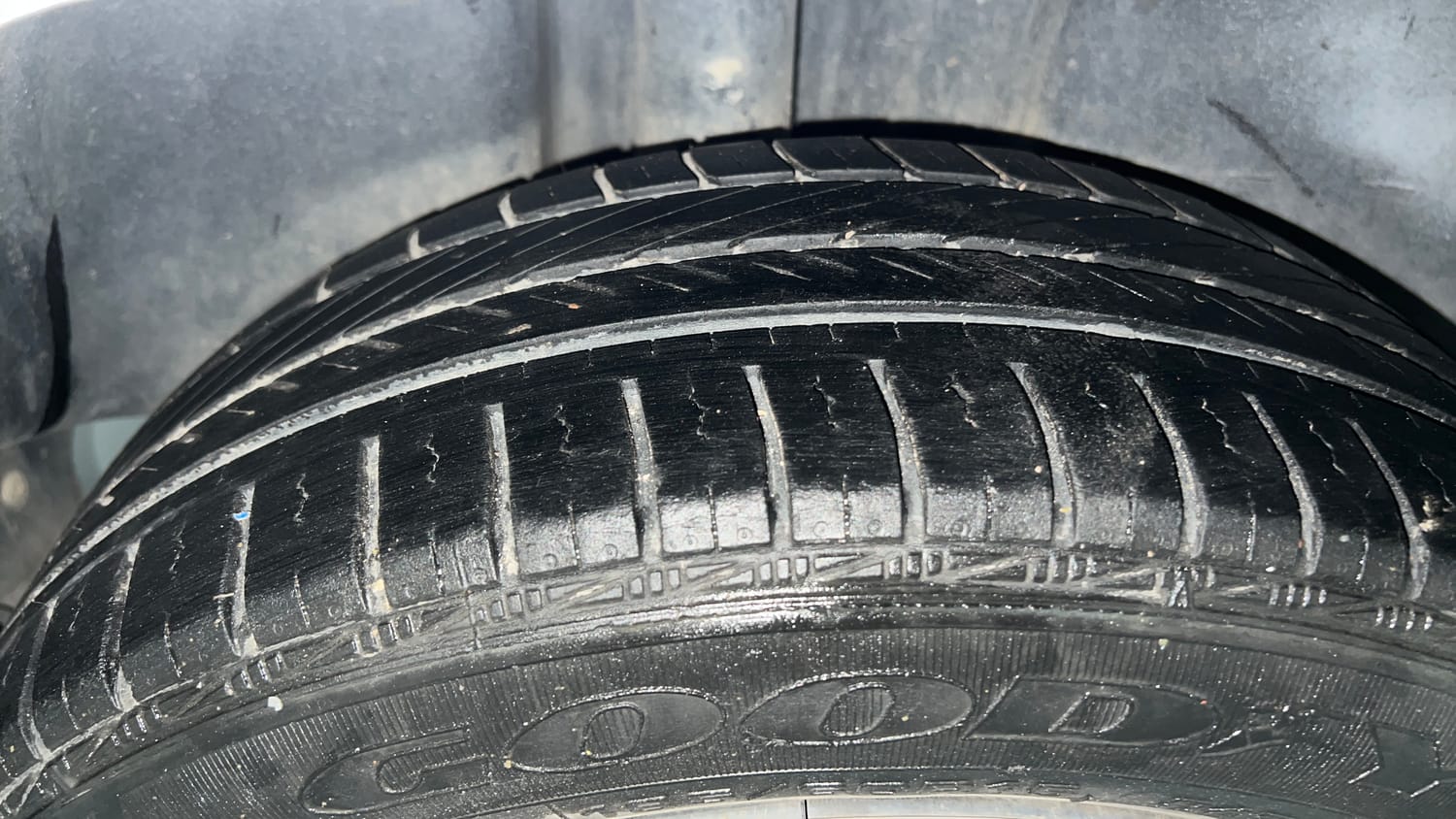 Used 2020 Skoda Rapid Active 1.0 TSI MT Petrol Manual tyres RIGHT REAR TYRE TREAD VIEW