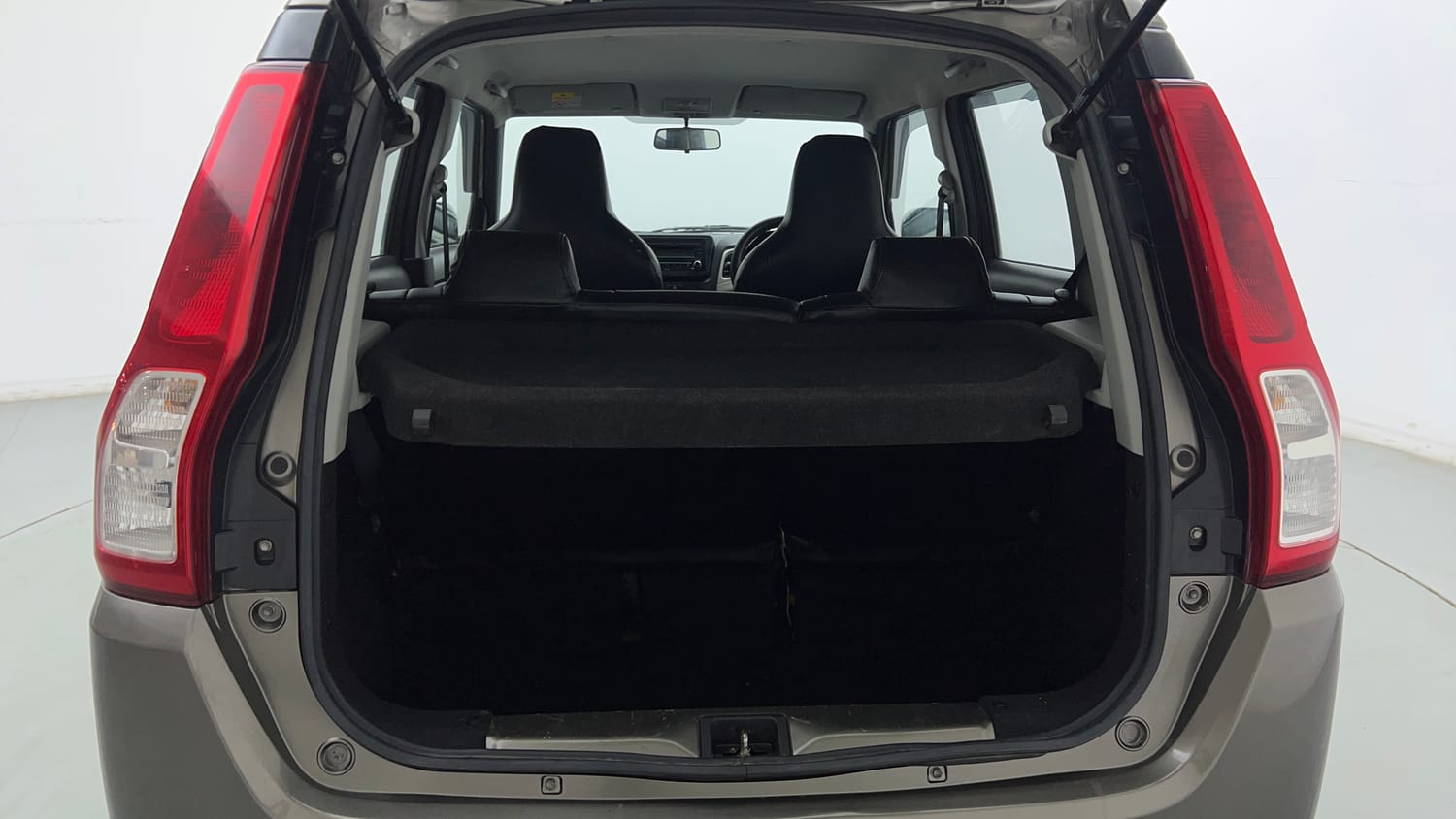 Used 2020 Maruti Suzuki Wagon R 1.0 VXi (O) 1.0 AMT Petrol Automatic interior DICKY INSIDE VIEW