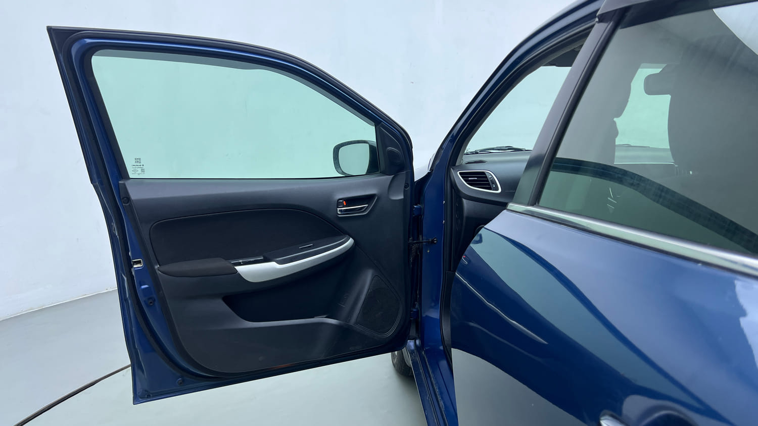 Used 2017 Maruti Suzuki Baleno Alpha 1.2 Petrol Manual interior LEFT FRONT DOOR OPEN VIEW