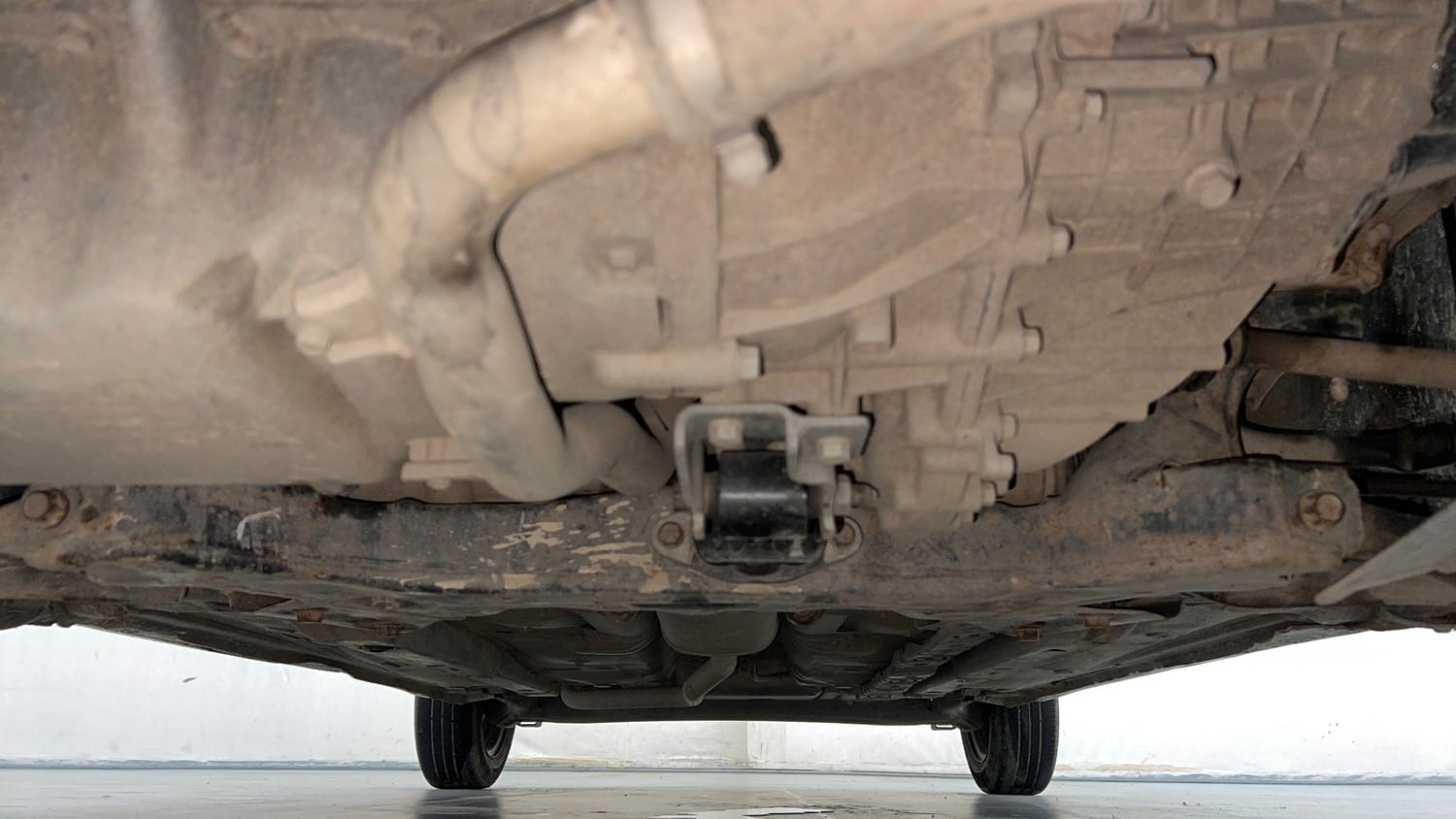 Used 2017 Hyundai Grand i10 Magna U2 1.2 CRDi Diesel Manual extra FRONT LEFT UNDERBODY VIEW