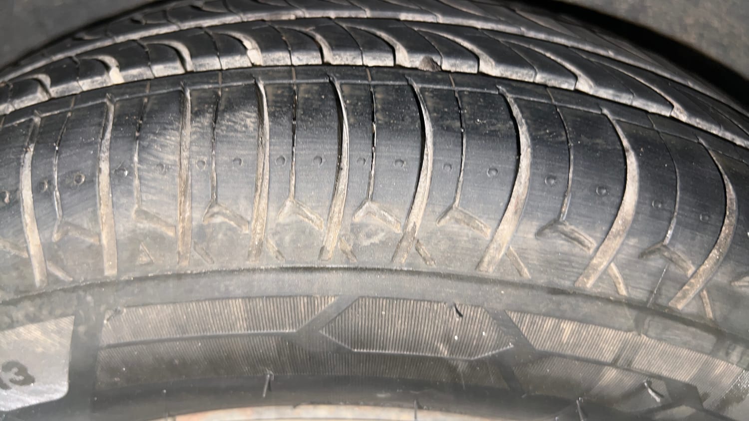 Used 2011 Hyundai i10 Magna 1.2 Kappa2 Petrol Manual tyres RIGHT REAR TYRE TREAD VIEW