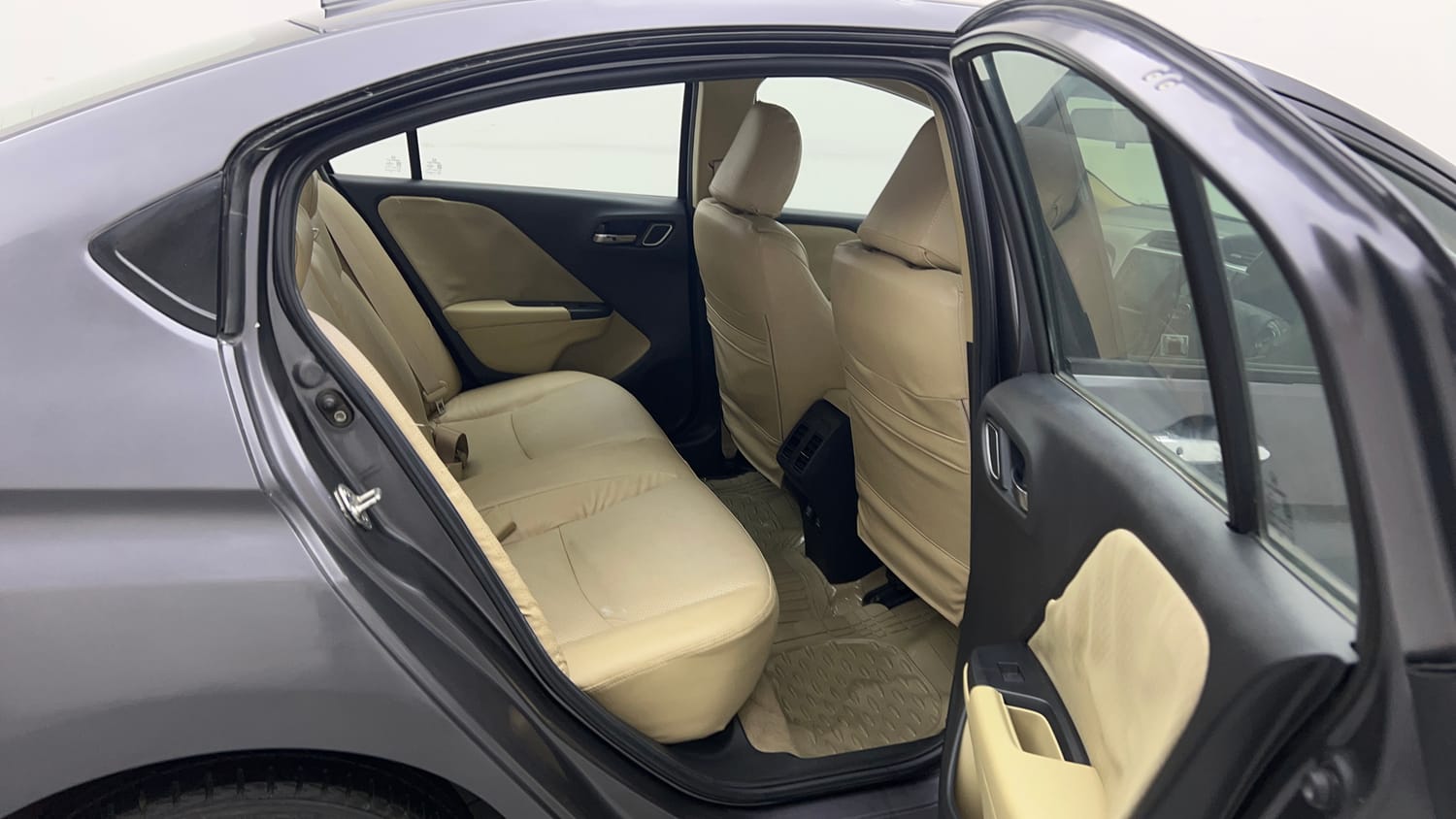 Used 2019 Honda City V Petrol Petrol Manual interior RIGHT SIDE REAR DOOR CABIN VIEW
