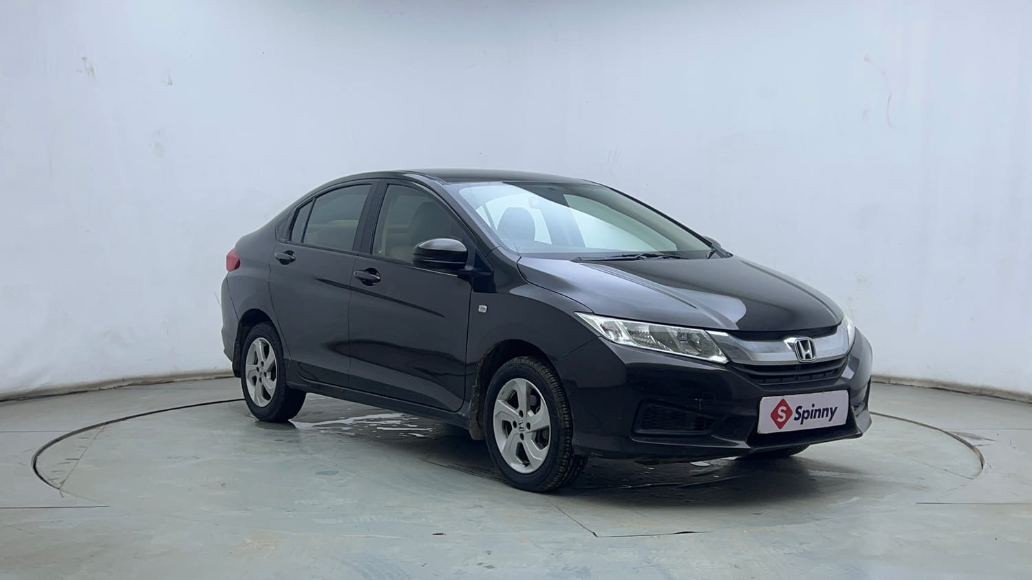 Used 2014 Honda City SV Diesel Diesel Manual exterior RIGHT FRONT CORNER VIEW