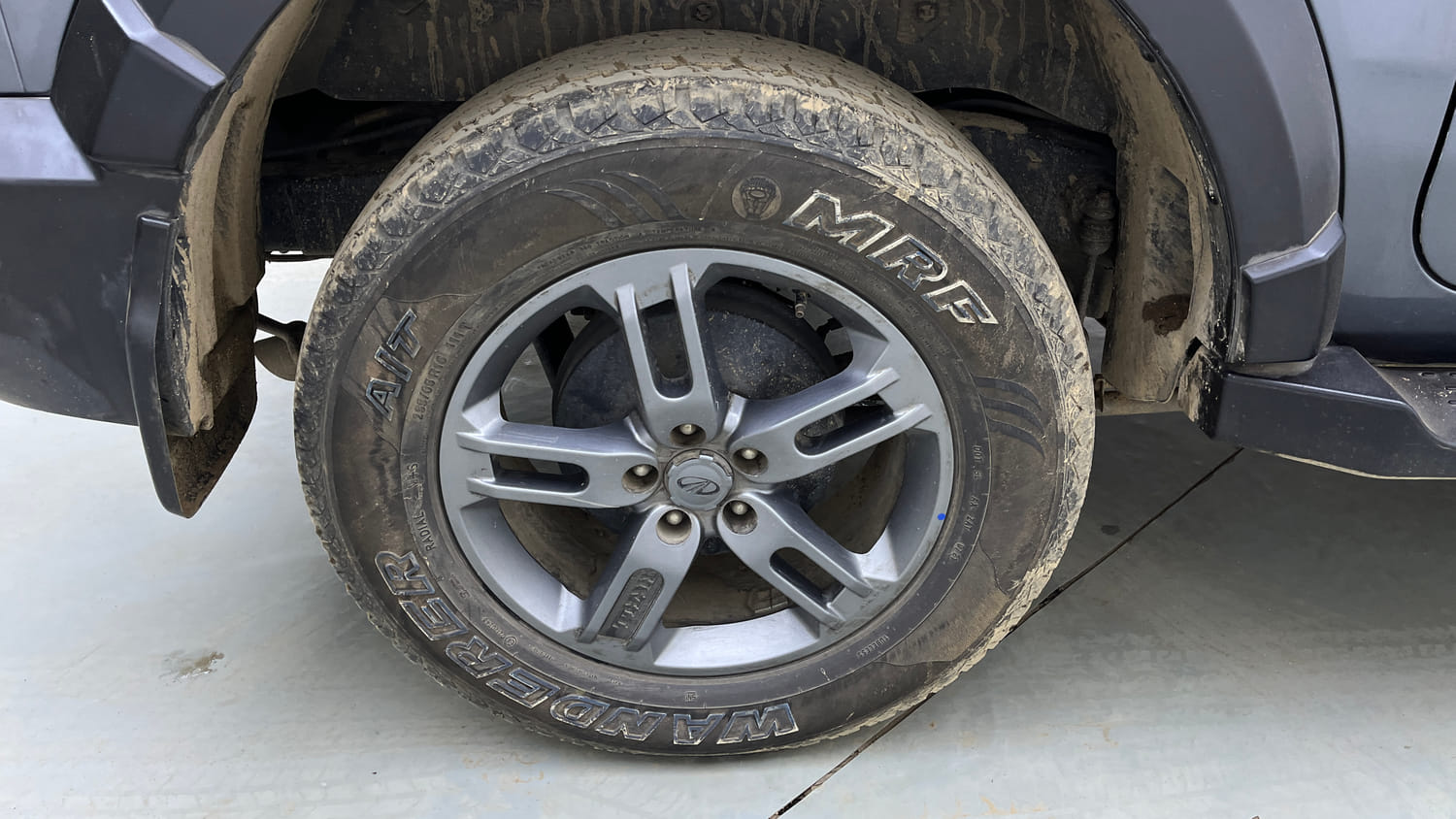 Used 2021 mahindra Thar LX Hard Top Diesel AT 4WD Diesel Automatic tyres RIGHT REAR TYRE RIM VIEW