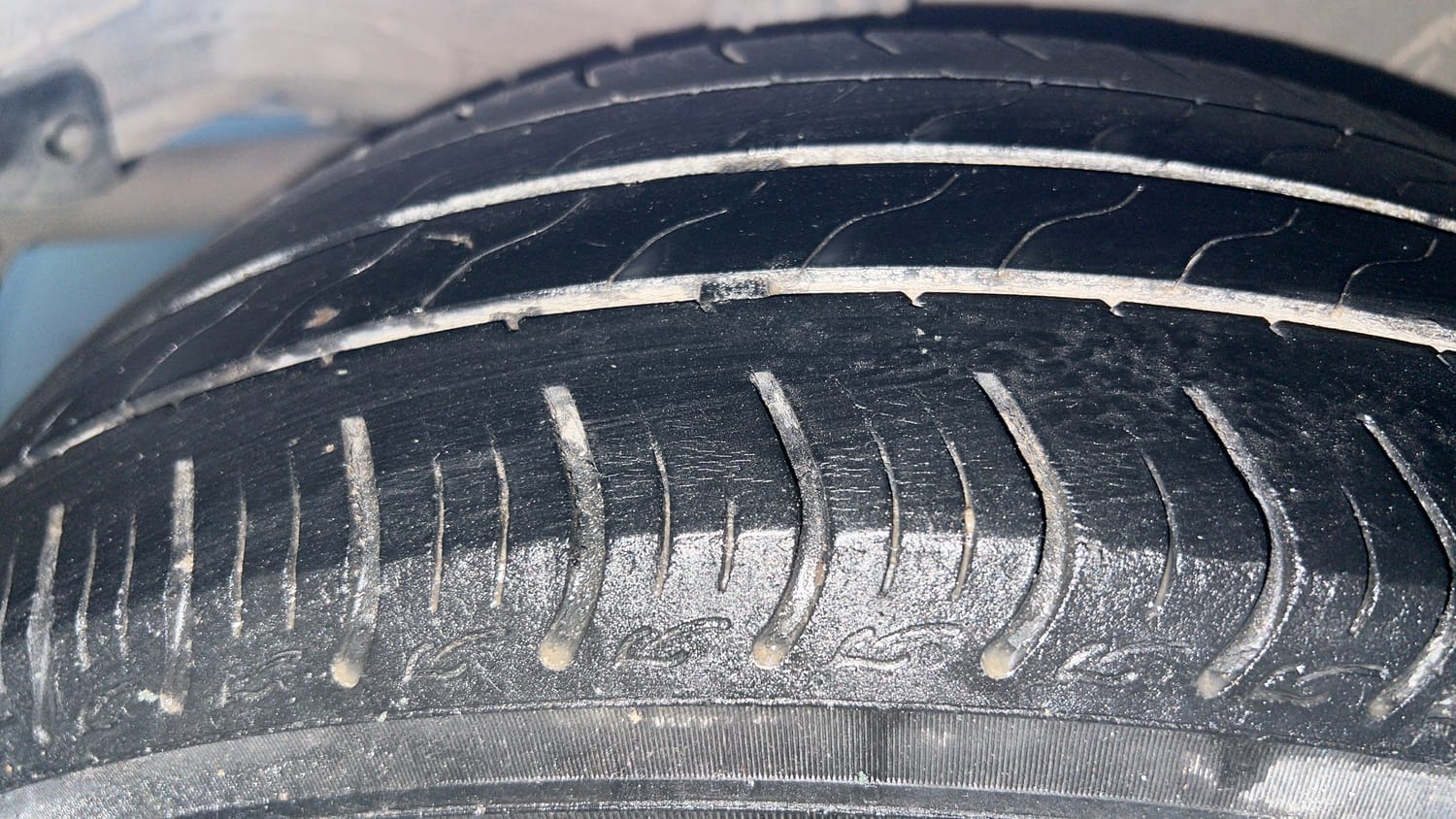 Used 2020 Honda Amaze 1.2 S CVT Petrol Petrol Automatic tyres RIGHT REAR TYRE TREAD VIEW