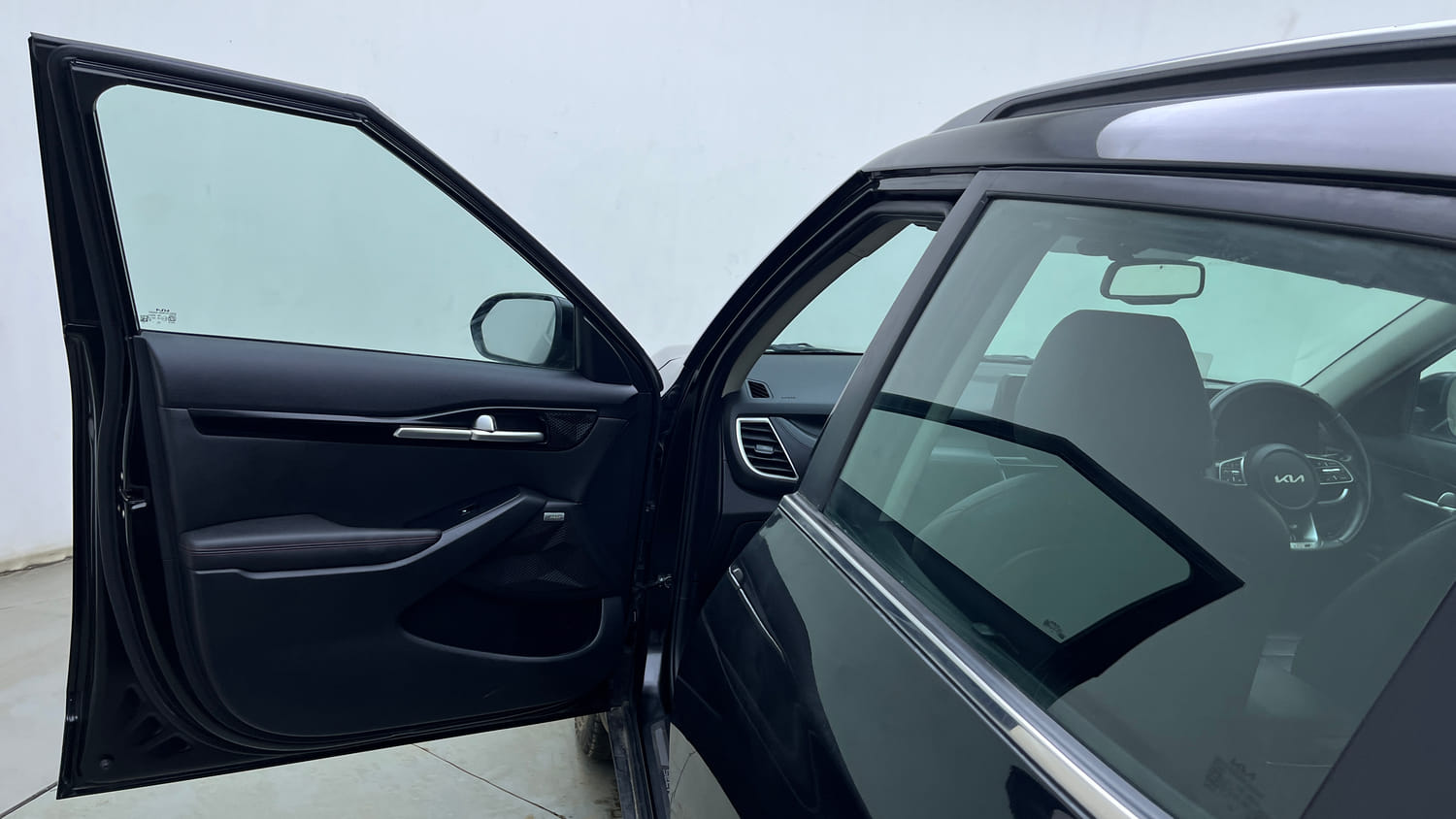 Used 2022 Kia Seltos GTX Plus 1.4 DCT Petrol Automatic interior LEFT FRONT DOOR OPEN VIEW