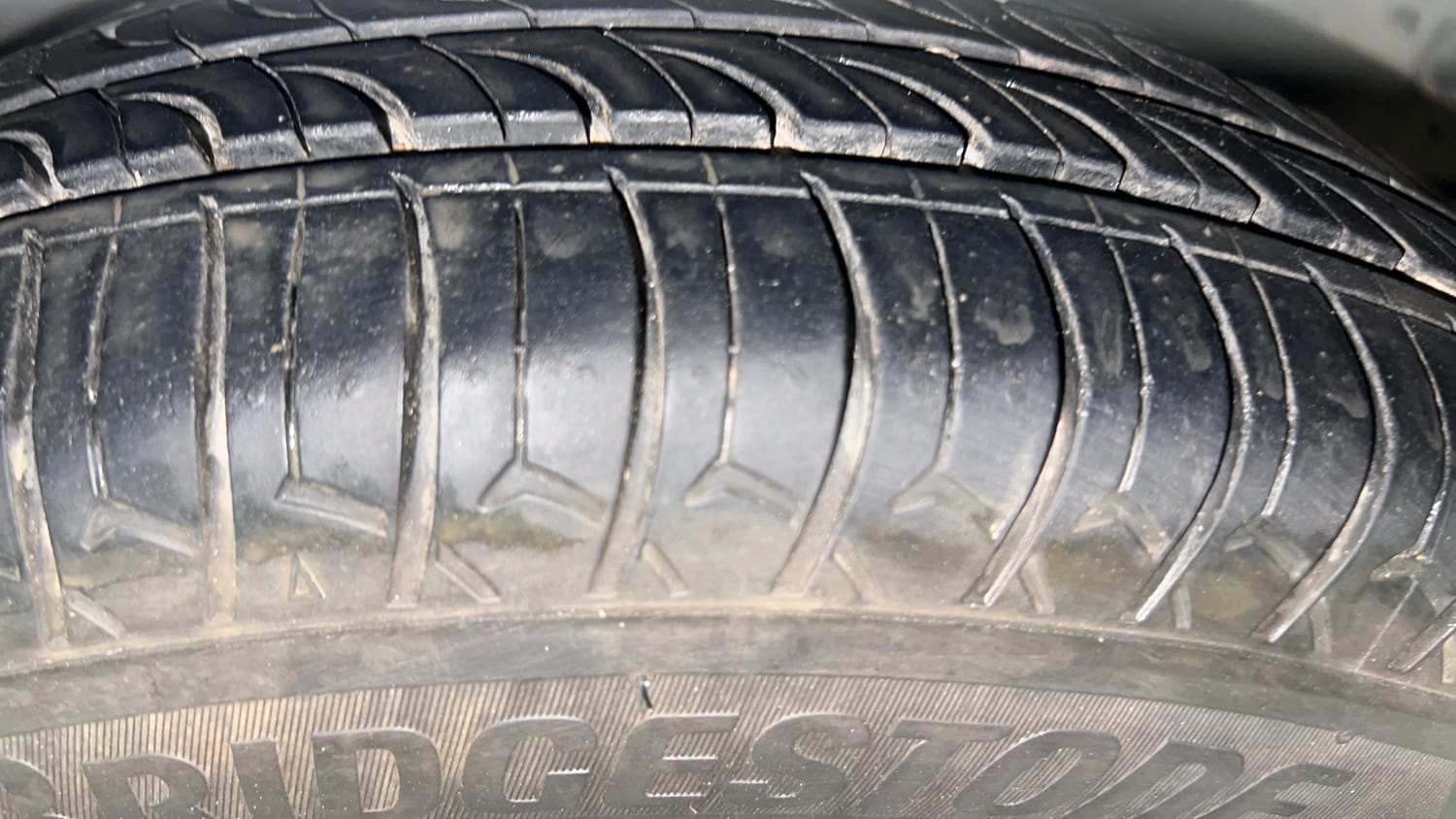 Used 2011 Hyundai i10 Magna 1.2 Kappa2 Petrol Manual tyres RIGHT FRONT TYRE TREAD VIEW