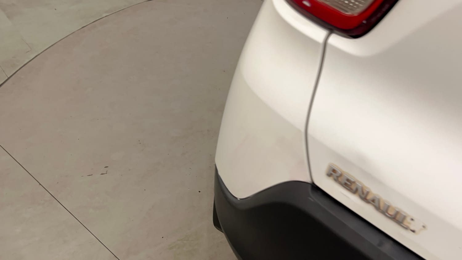 Used 2018 renault Kwid 1.0 RXL Anniversary Edition Petrol Manual dents MINOR SCRATCH