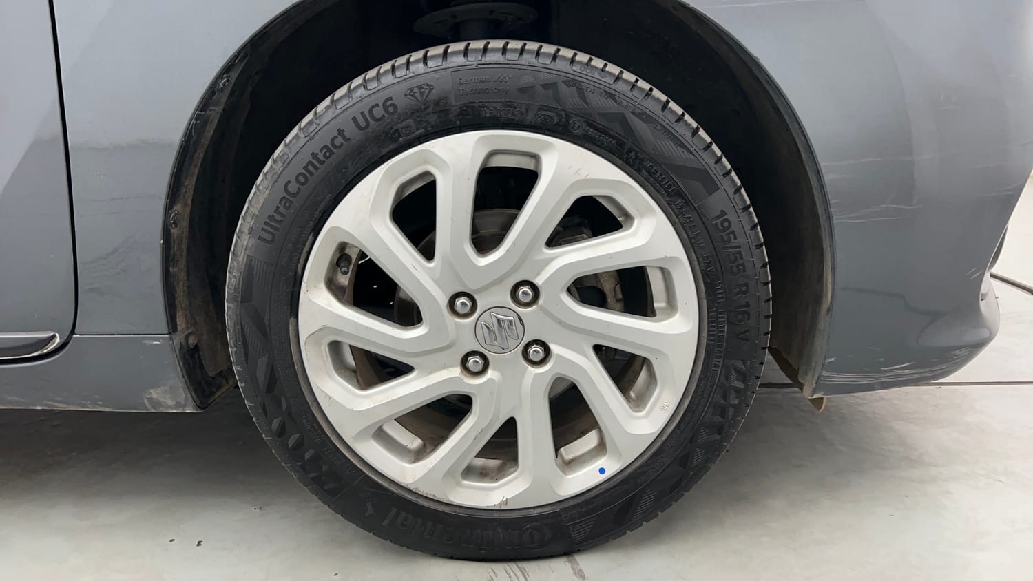 Used 2022 Maruti Suzuki Baleno Zeta MT Petrol Manual tyres RIGHT FRONT TYRE RIM VIEW