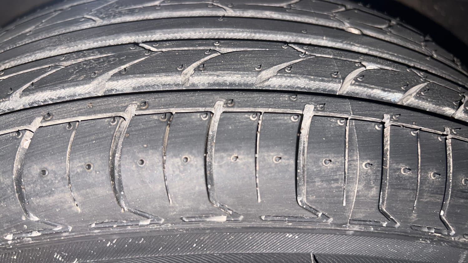 Used 2021 Maruti Suzuki Swift ZXi Plus AMT Petrol Automatic tyres LEFT FRONT TYRE TREAD VIEW