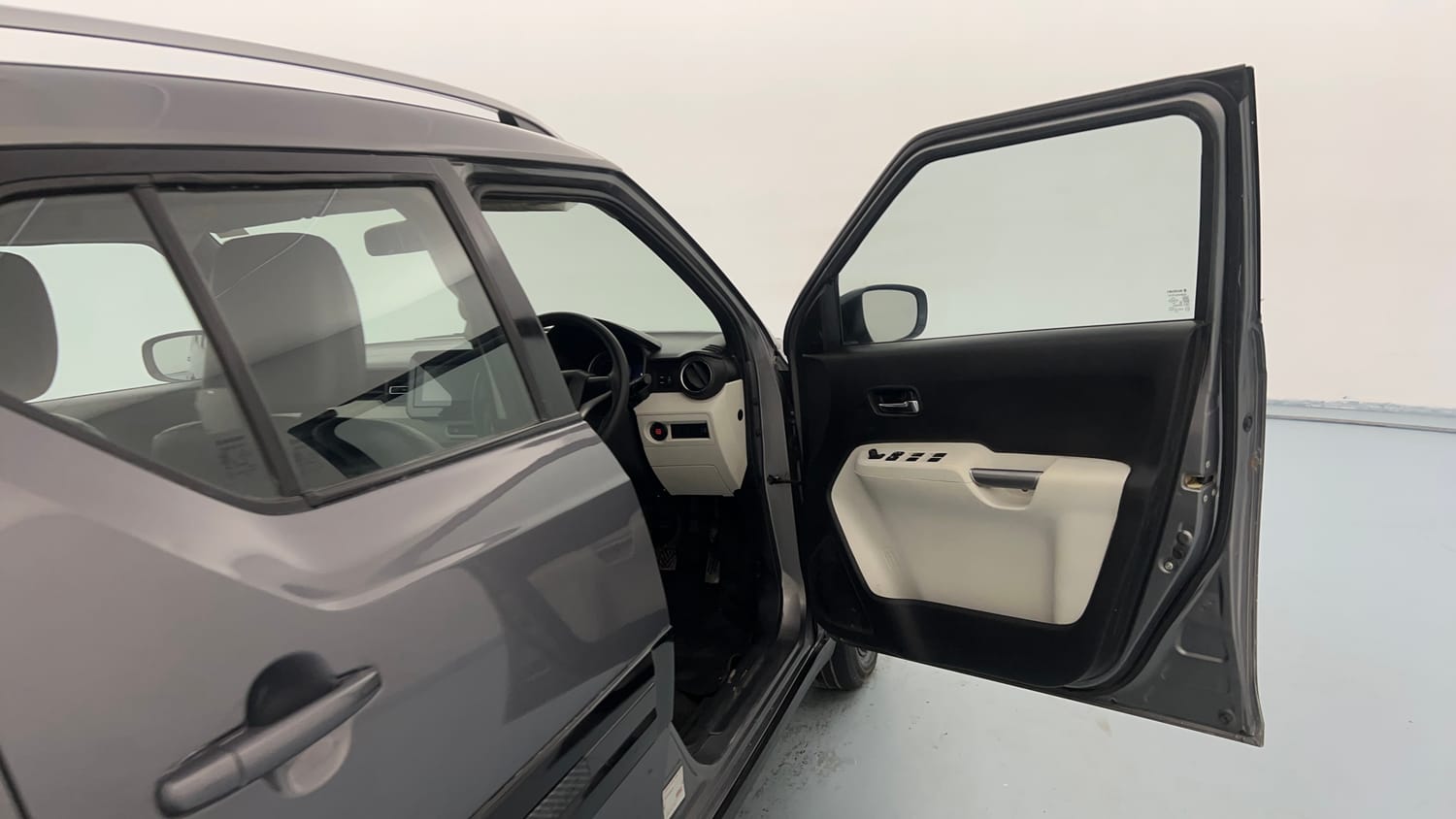 Used 2020 Maruti Suzuki Ignis Zeta 1.2 MT Petrol Manual interior RIGHT FRONT DOOR OPEN VIEW