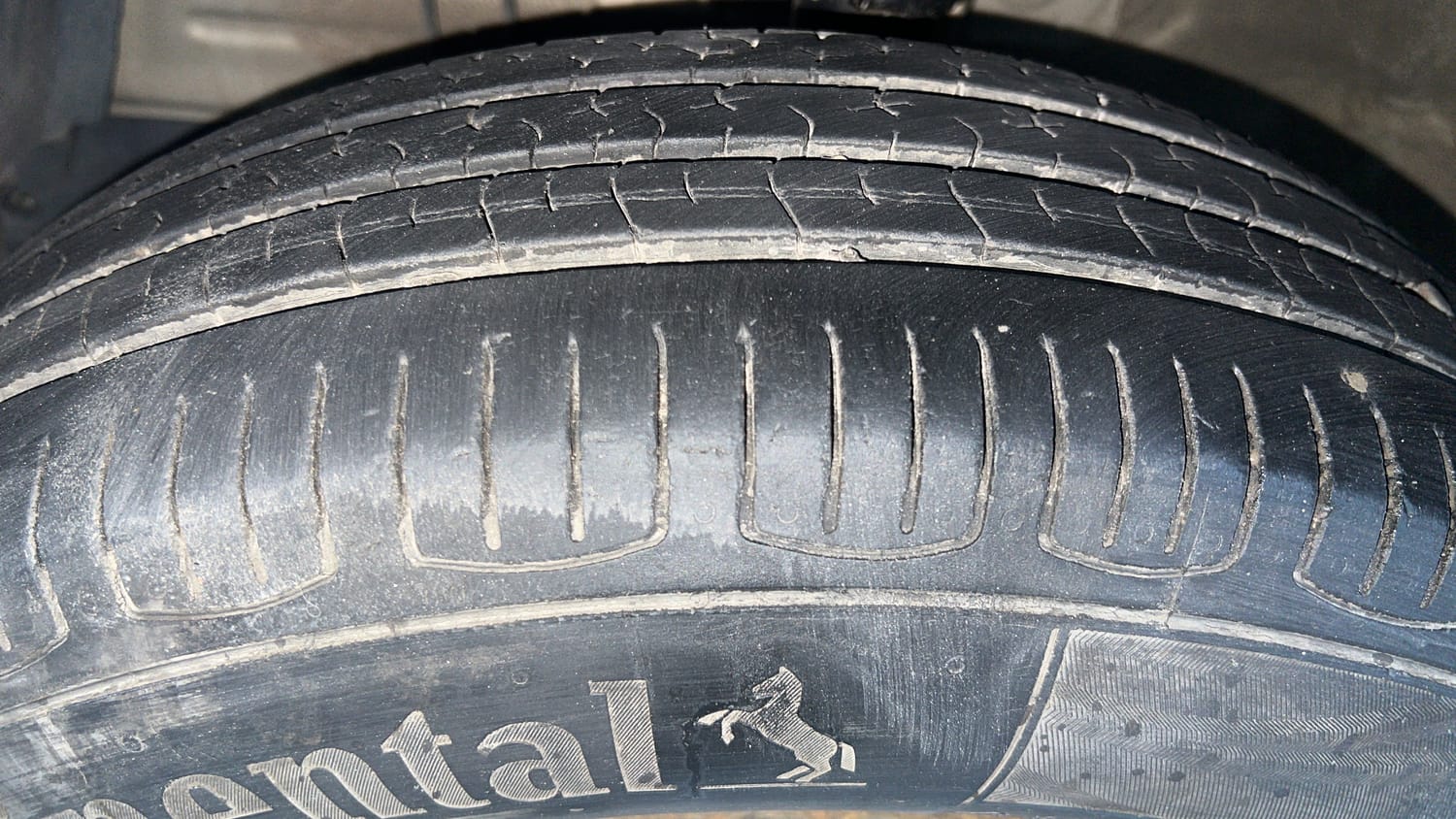 Used 2016 Maruti Suzuki Swift Dzire VXI Petrol Manual tyres LEFT FRONT TYRE TREAD VIEW
