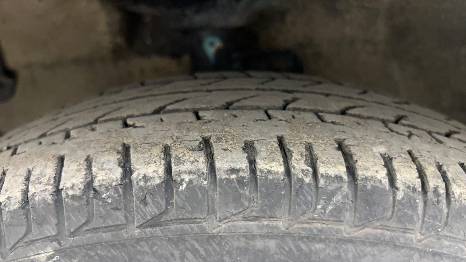 Used 2013 Maruti Suzuki A-Star VXI Petrol Manual tyres LEFT FRONT TYRE TREAD VIEW