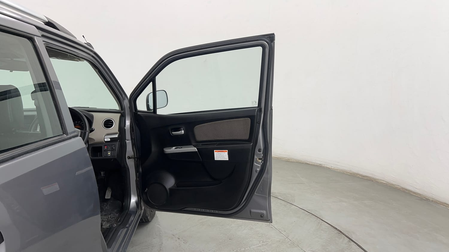 Used 2014 Maruti Suzuki Wagon R LXI CNG Cng Manual interior RIGHT FRONT DOOR OPEN VIEW