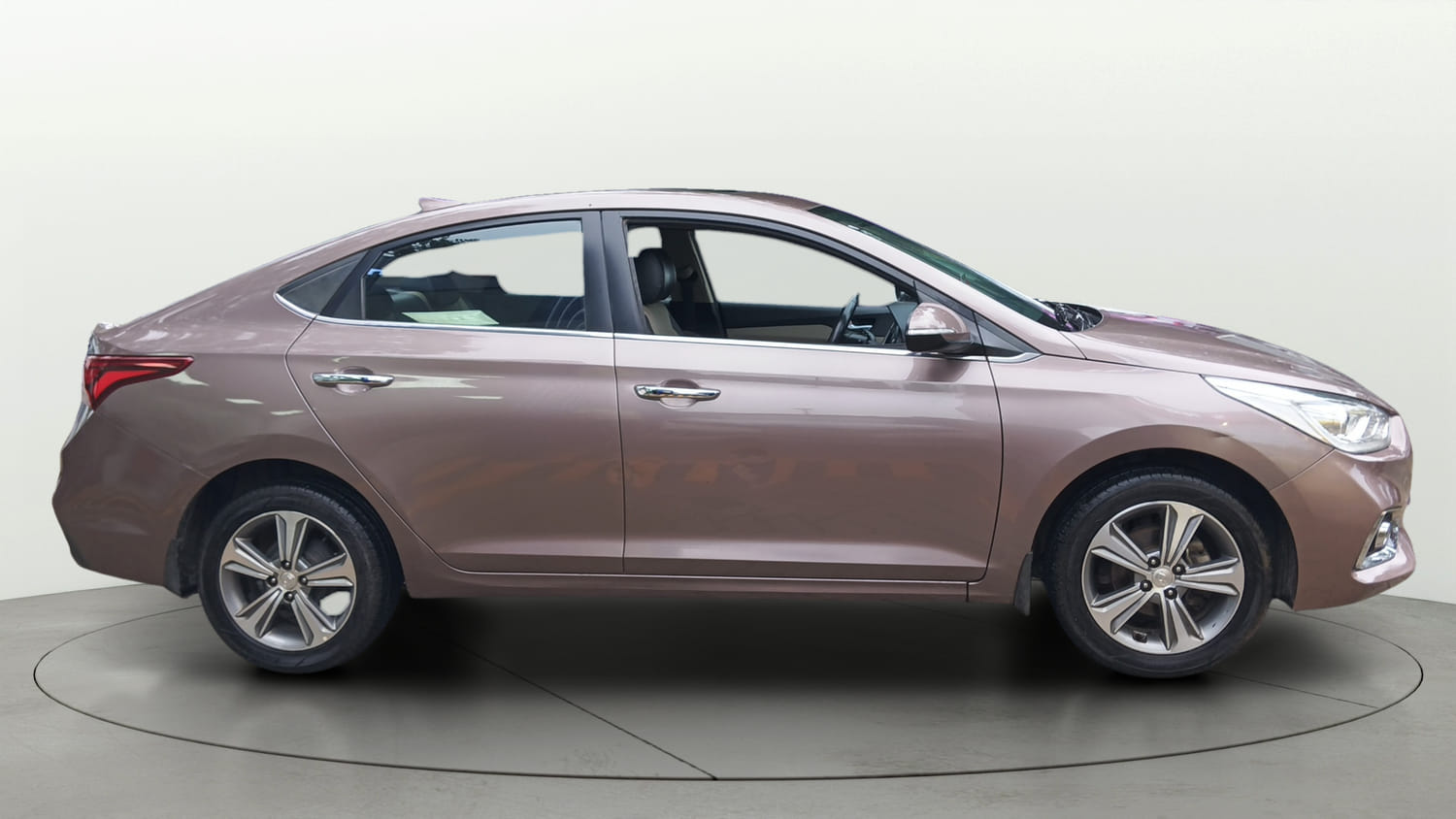 Used 2018 Hyundai Verna SX (O)1.6 VTVT Petrol Manual exterior RIGHT SIDE VIEW